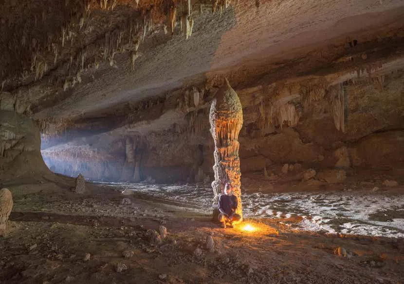 Hoq Cave
